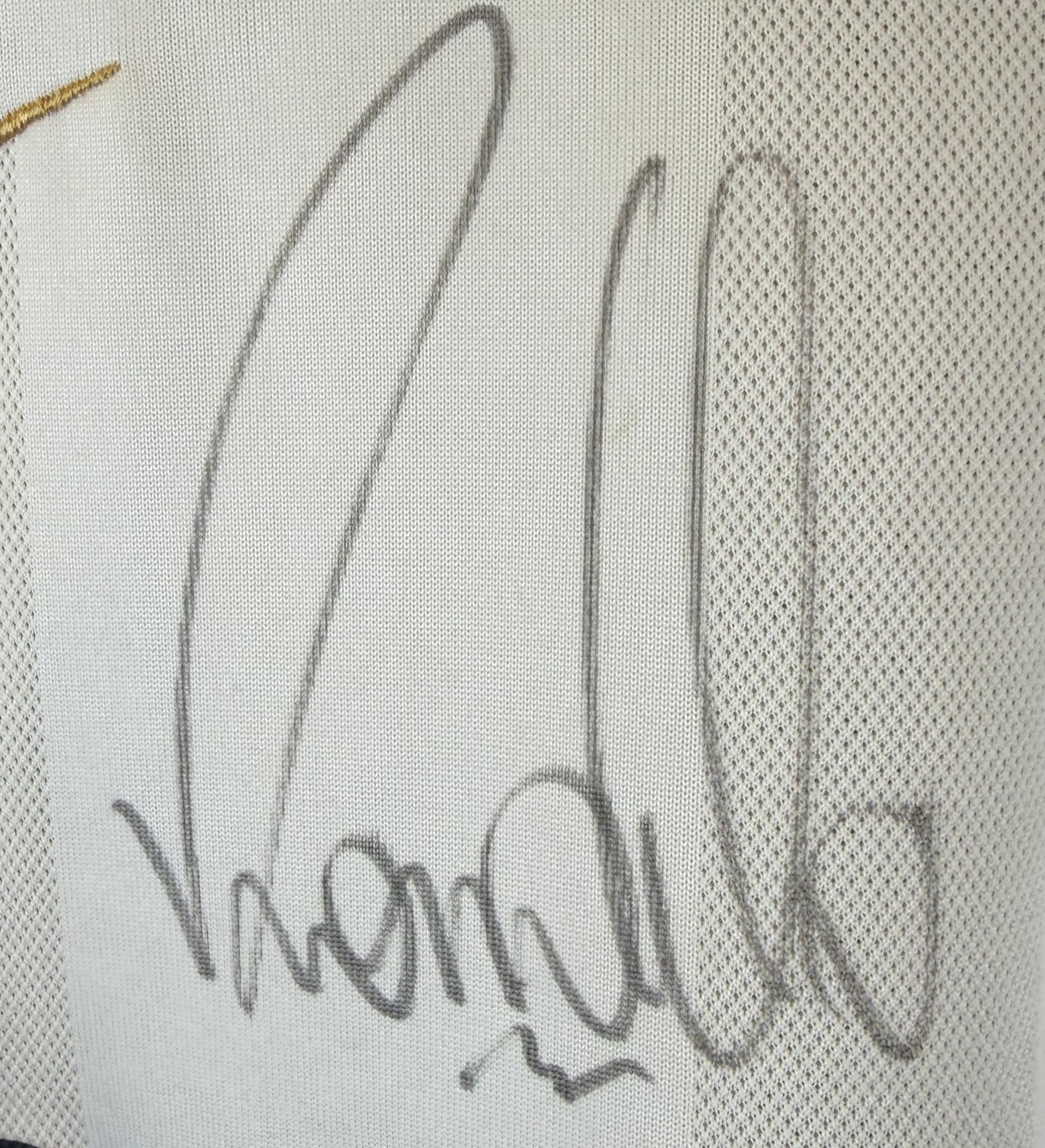 announcements/14b984fa-0adc-4193-aec9-e778387695c0/1786474960073-camisa-corinthians-ronaldo-fenomeno-9-2009-autografada-3.webp