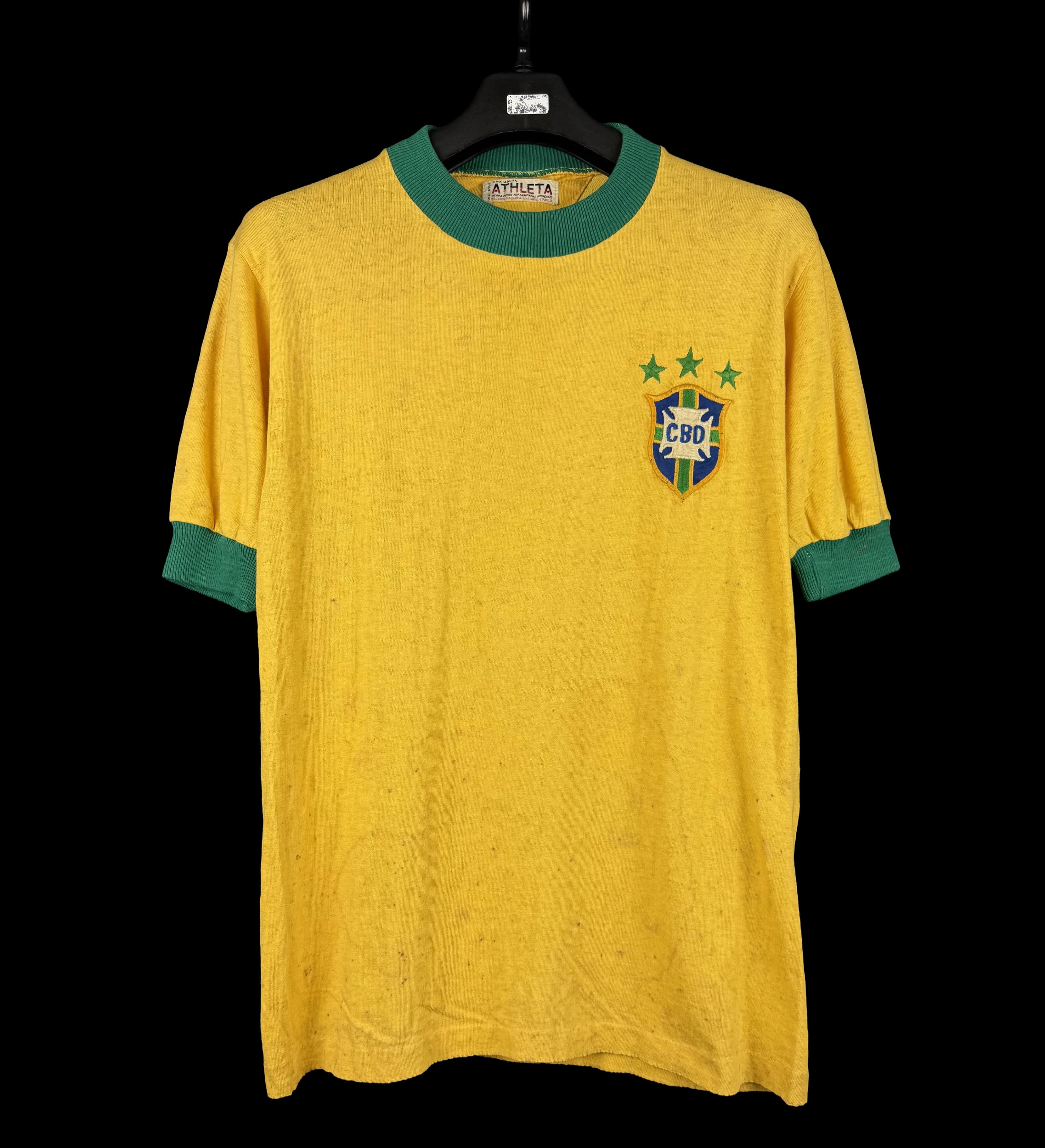 announcements/172eaf34-5ed9-4205-898f-e9c586b15874/1785335602775-camisa-brasil-tostão-modelo-athleta-frente.webp