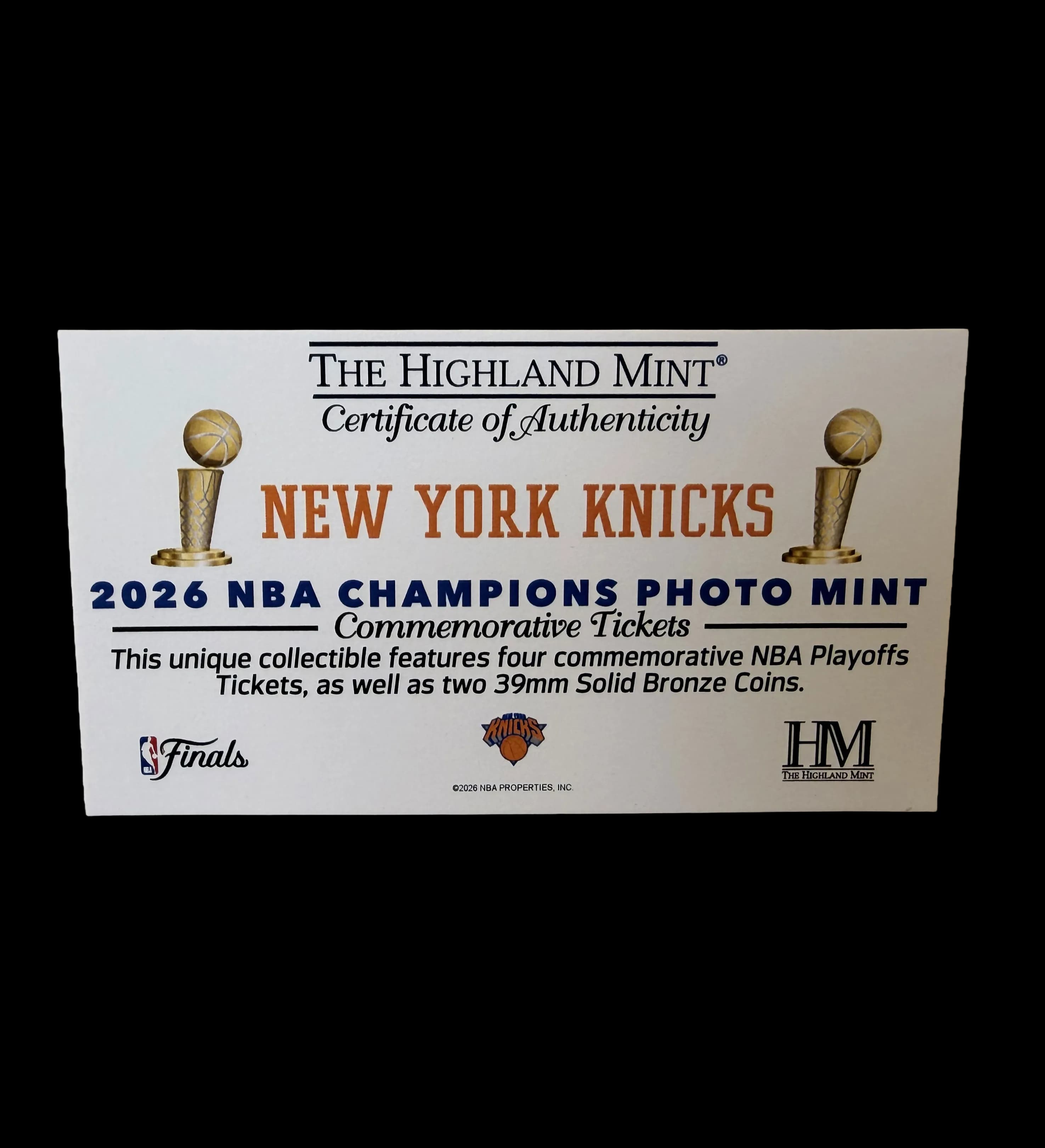 announcements/1a6a7563-846d-4d5d-ae2b-bf45db985eb9/1785425258119-quadro-30x38-new-york-knicks-ingressos-finais-livro-autografado-jalen-brunson-5.webp