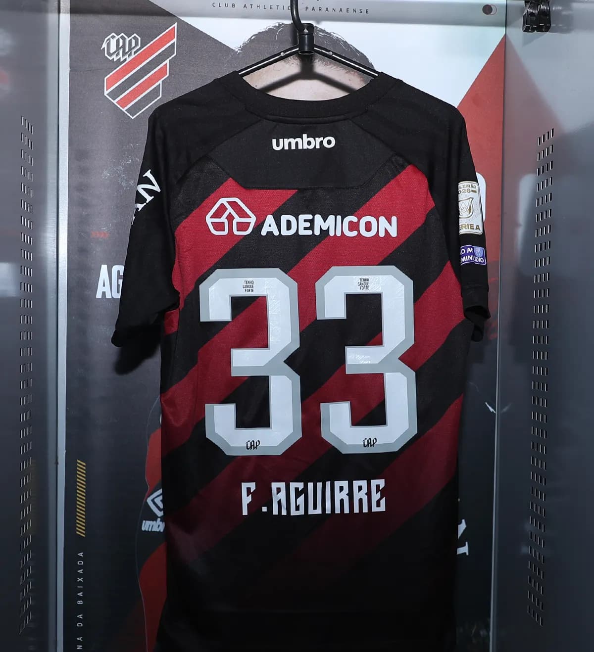 Camisa Athletico PR Aguirre Patch Fuerza Colômbia CAP x RBB Preparada e Autografada pelo Jogador — imagem 2 de 5