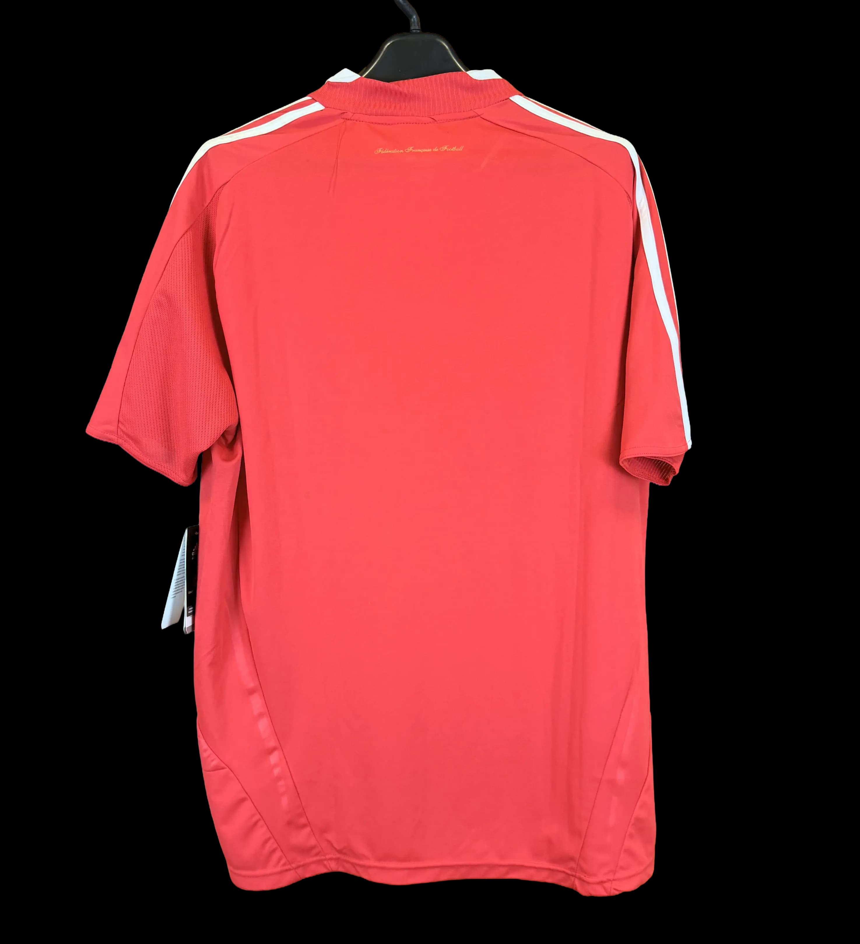 announcements/37b55bf4-75ed-4372-9704-dbe12ba25477/1785343155505-Camisa-Franca-Modelo-Torcedor-2008-Autografada-Thierry-Henry-Costas.webp