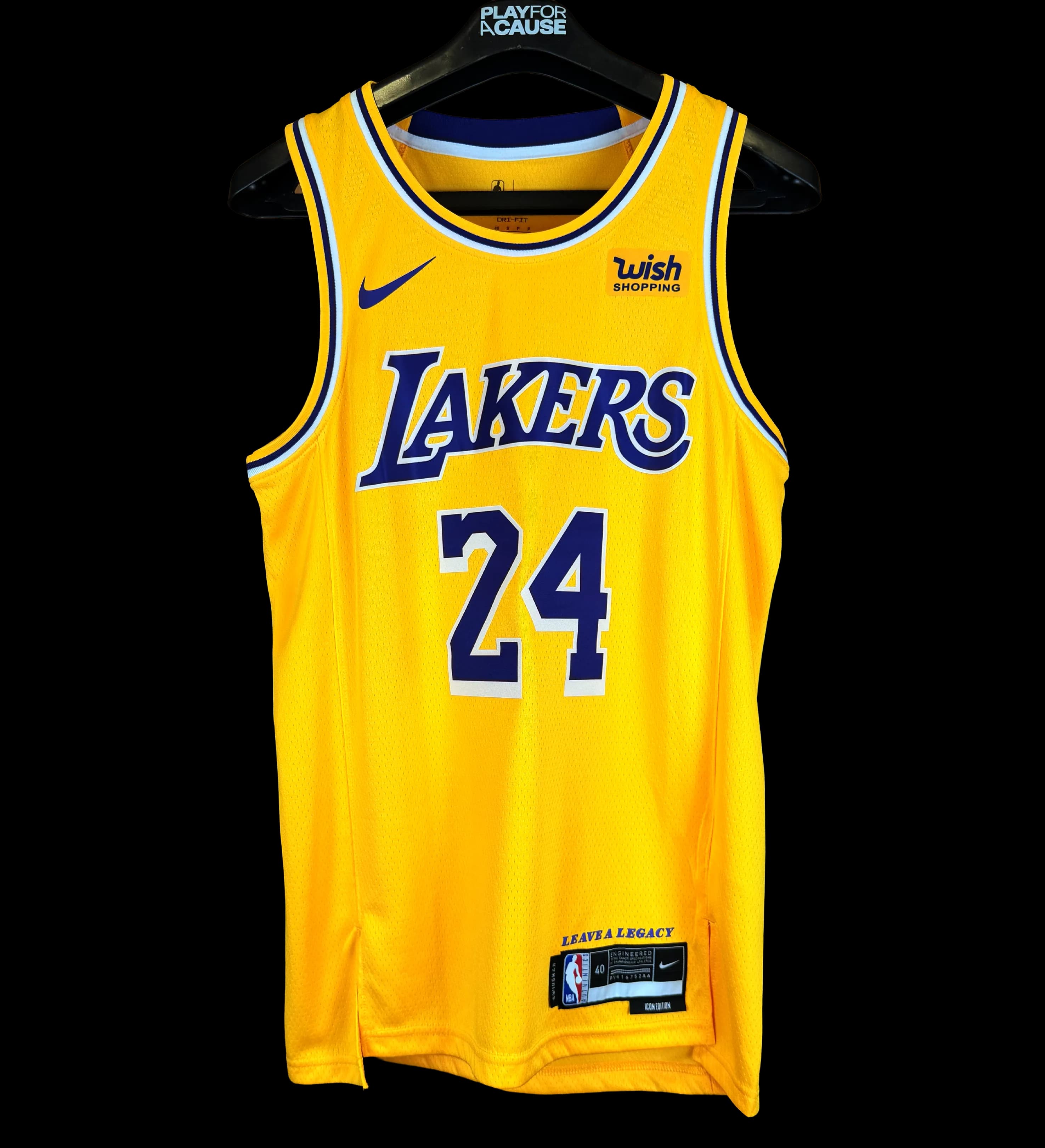 announcements/45b3048e-715e-432b-a97e-964f089c21f9/1785507223337-camisa-lakers-kobe-bryant-nba-autografado-pelo-craque-e-com-certificacao-internacional-frente.webp