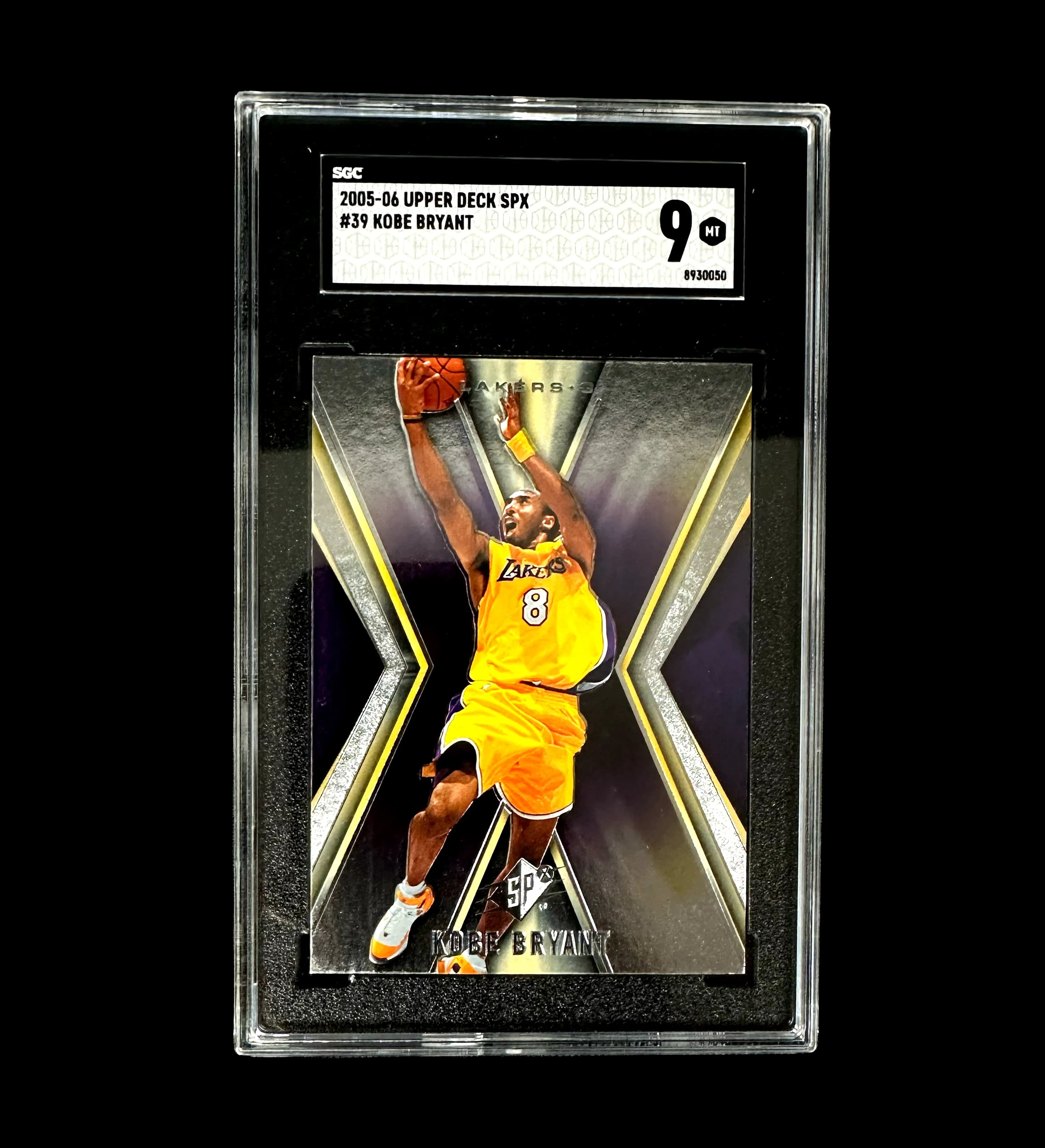 announcements/54040bb0-ea38-421e-9b56-2f6800877038/1785506482034-card-importatado-kobe-bryant-frente.webp