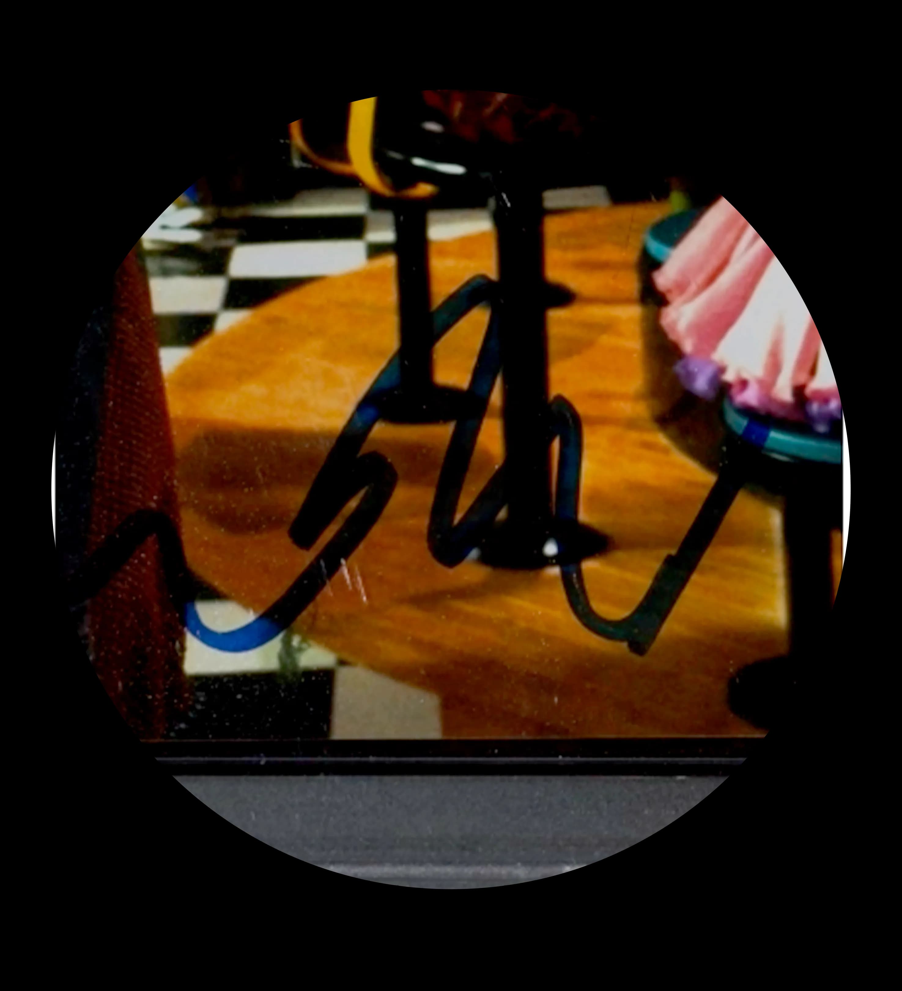 announcements/6cac0bb6-f3ef-4ba6-ba29-af056185f5b8/1785201719185-michael-j-fox-autografo-fotografia-back-to-the-future-psadna-auto-1.webp