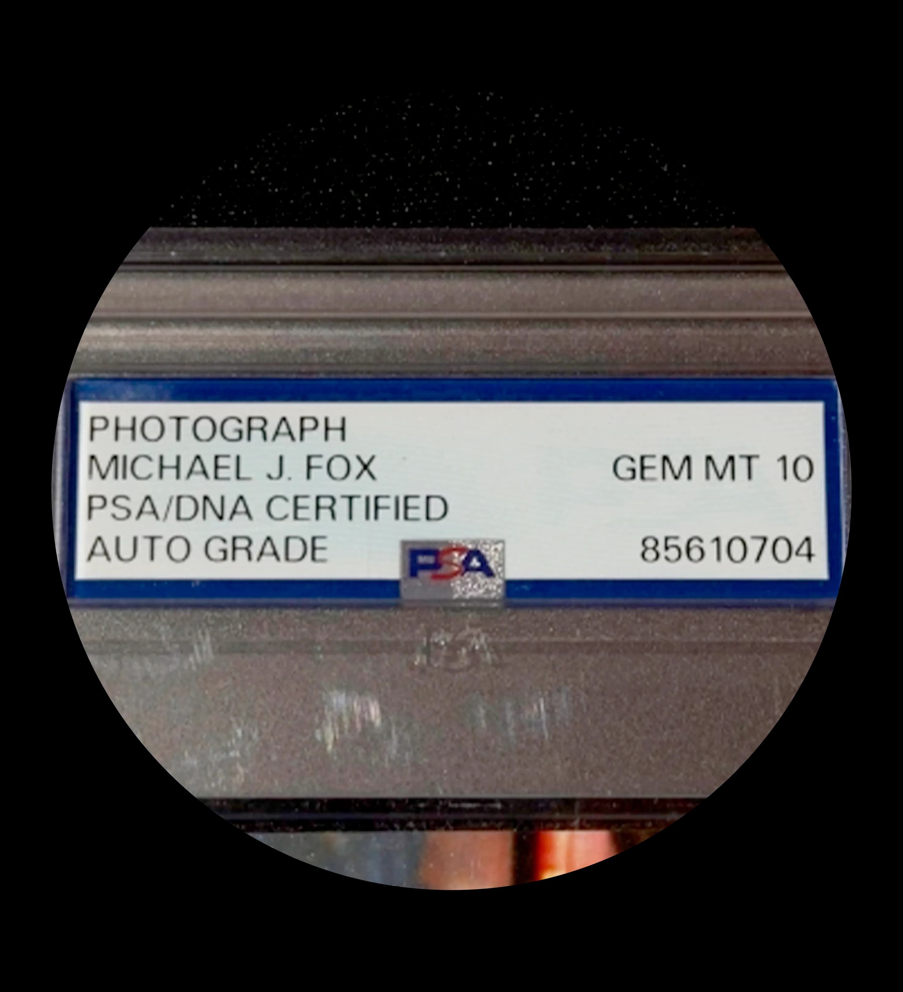 announcements/6cac0bb6-f3ef-4ba6-ba29-af056185f5b8/1785201719291-michael-j-fox-autografo-fotografia-back-to-the-future-psadna-auto-2.webp