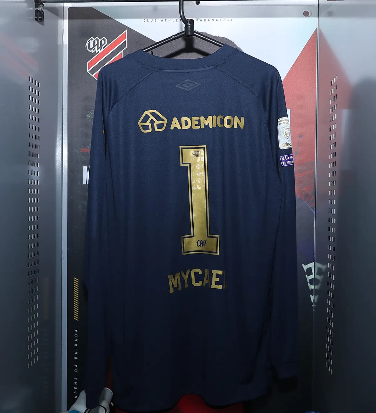Camisa Athletico PR Mycael Patch Fuerza Colômbia CAP x RBB Preparada e Autografada pelo Jogador — imagem 2 de 3