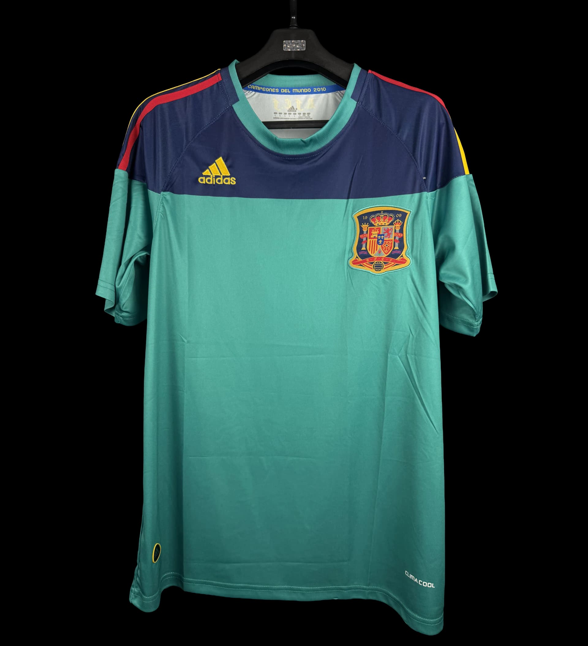 Spain Jersey – Casillas – 2011 Season – Signed by the Star – International Certification — imagem 1 de 2