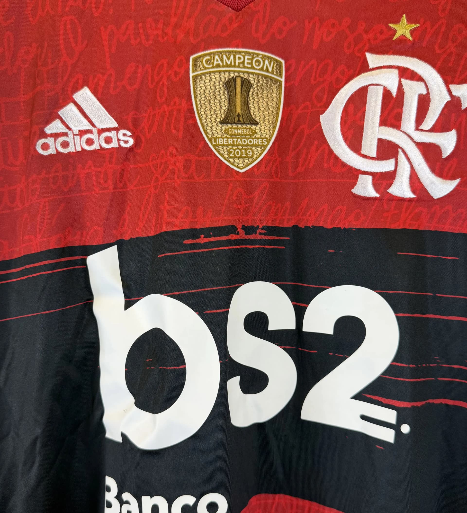 announcements/8c7f76c3-5563-40ab-a5a8-16372da0795a/1786470000875-camisa-flamengo-rafinha-13-libertadores-2020-preparada-3.webp