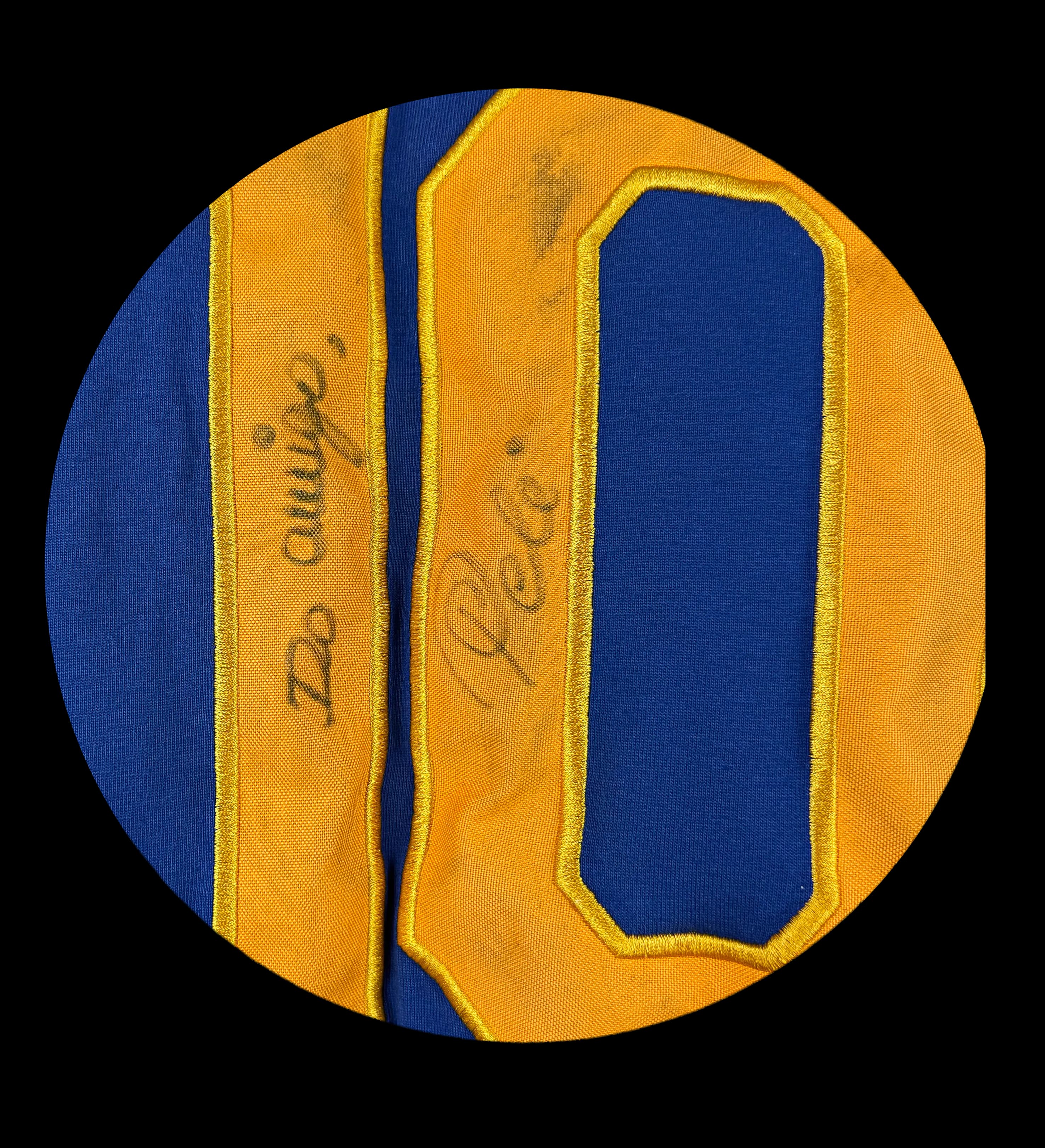 announcements/98ee9297-8155-442e-9529-d17be0b3378e/1785343740757-camisa-brasil-azul-autografo.webp