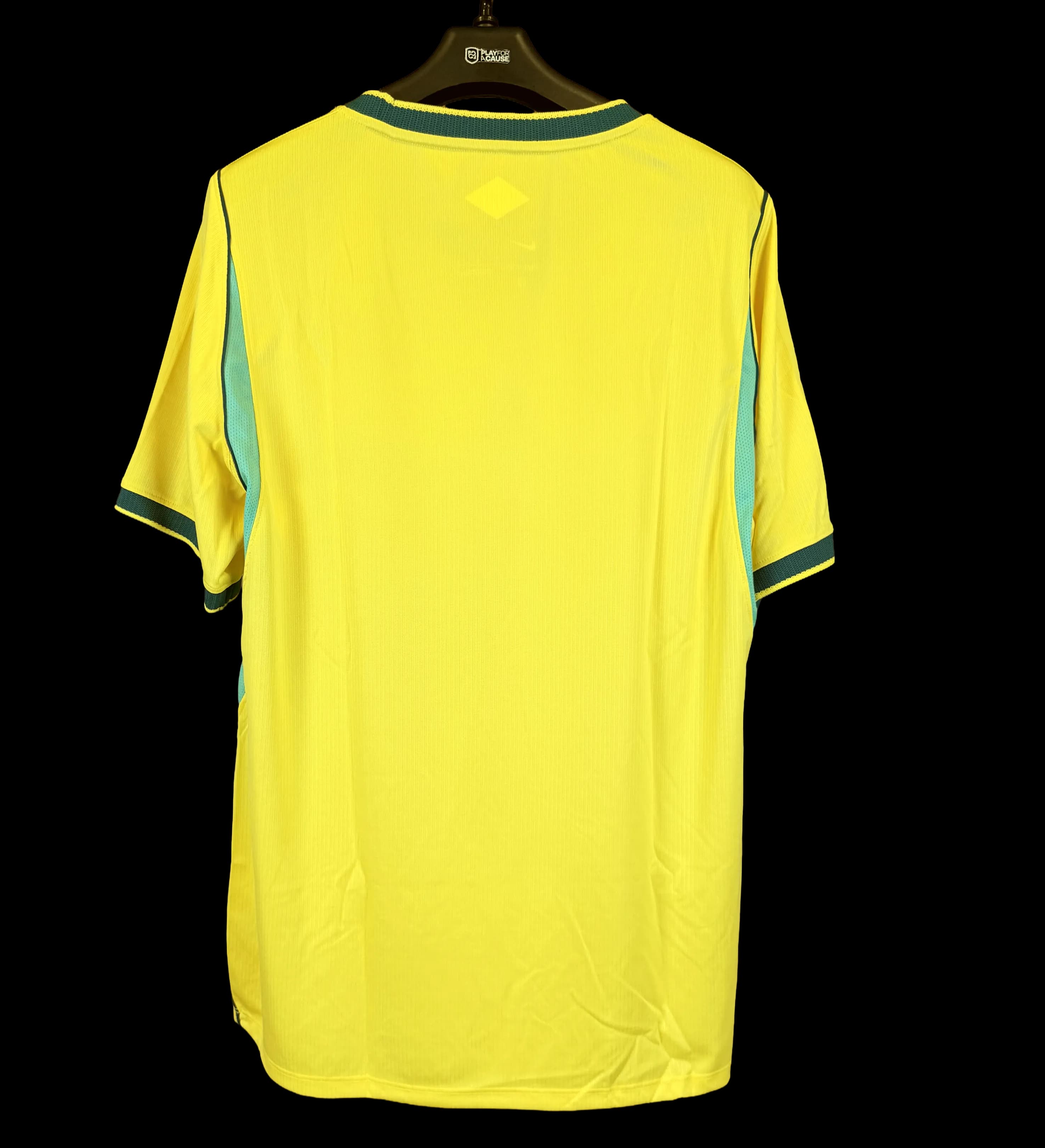 announcements/a1cb4d1e-bbf8-4f49-8445-ad4f149a37e6/1785343940466-Camisa-Brasil-Amarela-Copa-2026-Autografada-Elenco-Neymar-Costas.webp