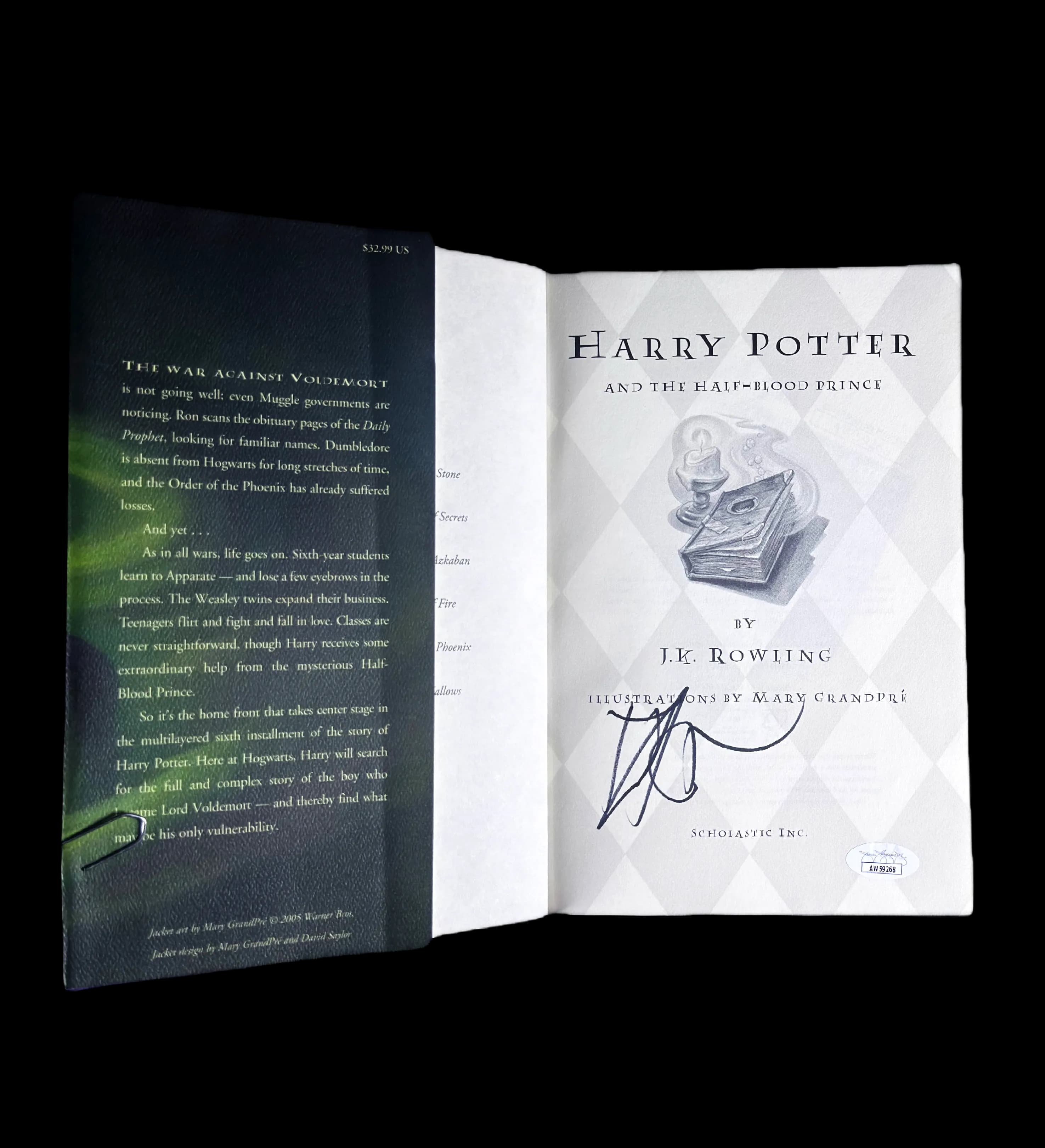 announcements/a2ddcd27-aa56-45d3-bf97-c5a47accd29d/1785117425607-Livro-Harry-Potter-and-the-Half-Blood-Prince---Autografado-por-Daniel-Radcliffe---Certificação-Internacional-aberto.webp