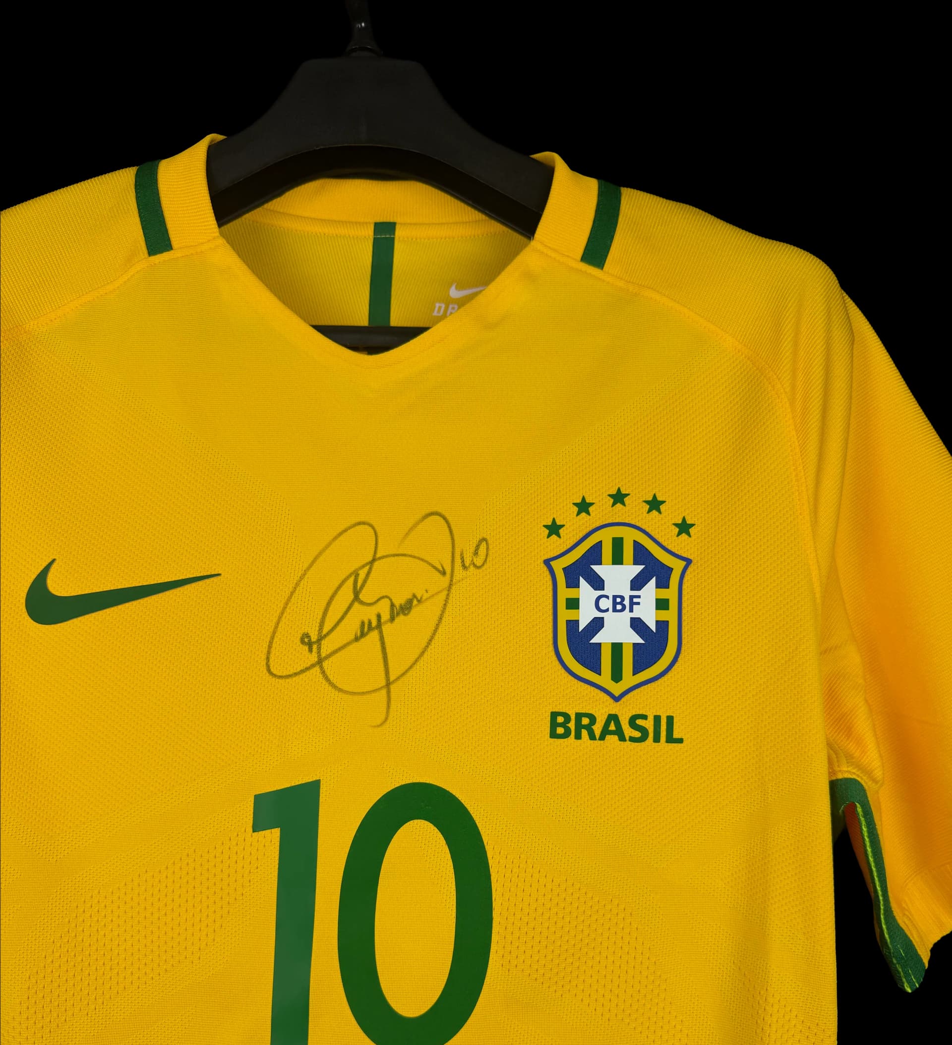 announcements/aaed36aa-7cbb-4e9b-bd90-078225aa20eb/1785931616419-camisa-neymar-3.webp