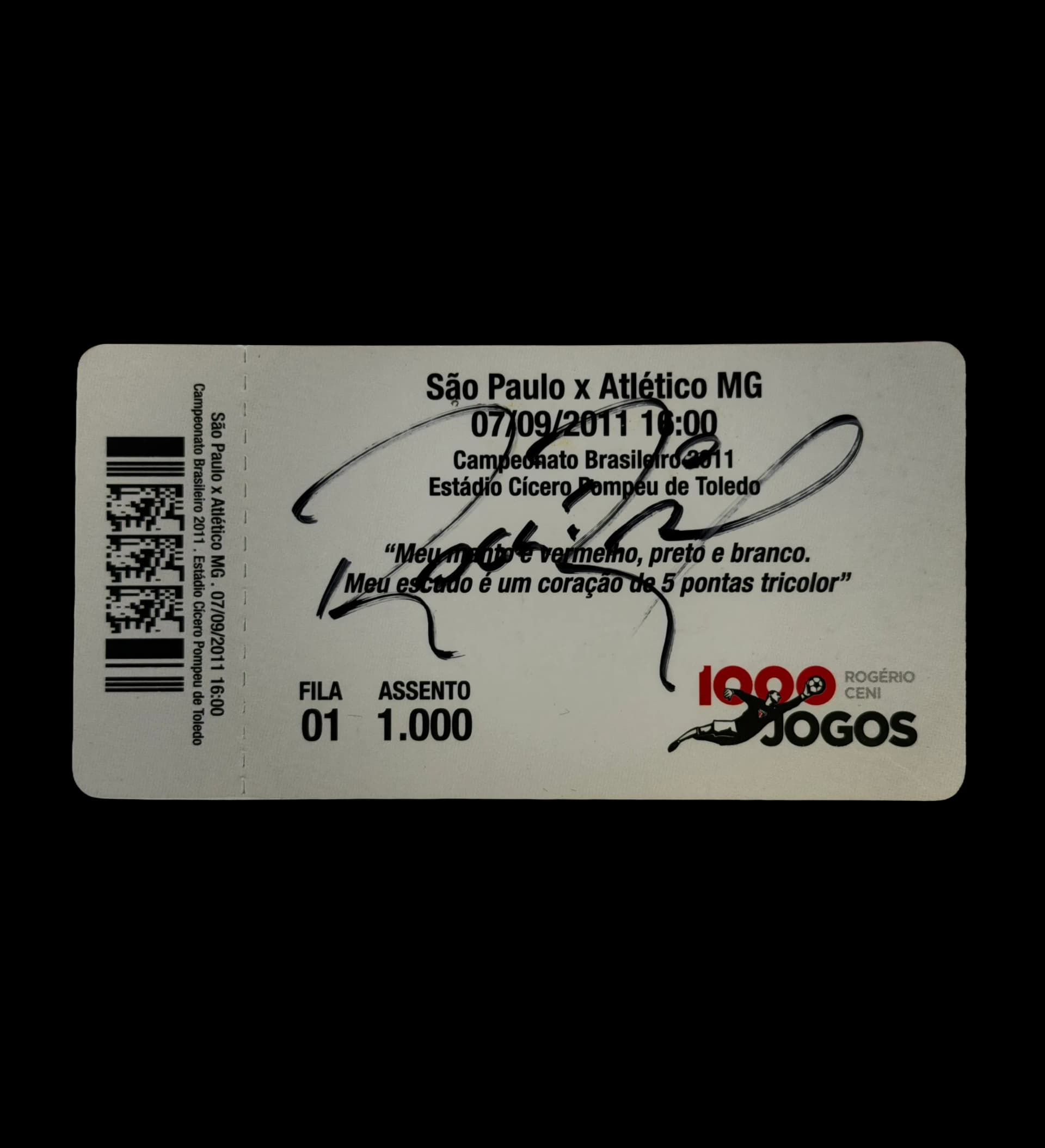 announcements/b561d19b-b1ed-40ea-89d8-5965b01e4454/1786464889700-rogerio-ceni-1000-jogos-bandeira-jogo-autografada-2.webp