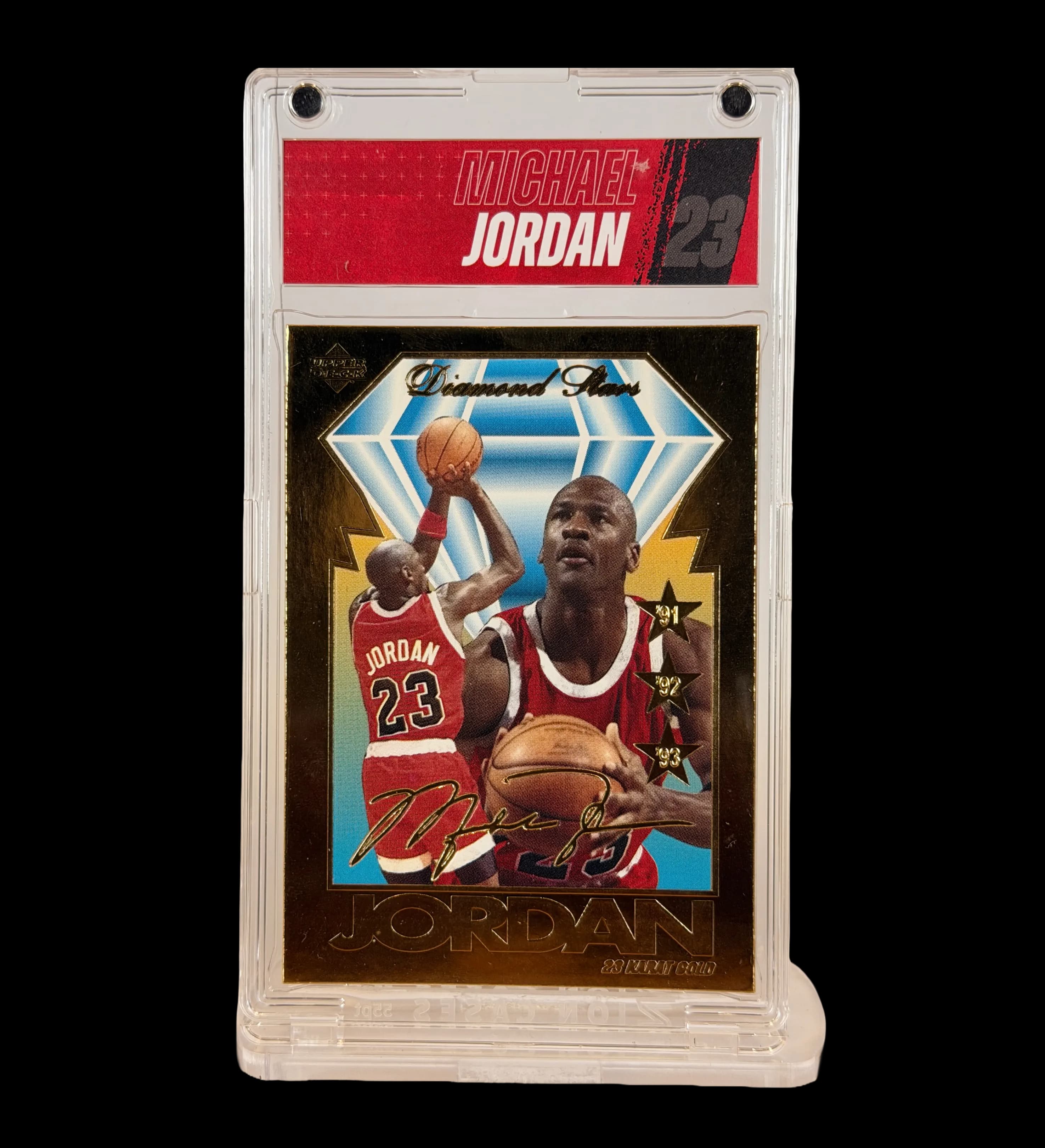 announcements/cceef129-12ca-450e-b325-c5124cc167b2/1785440014259-card-importado-michael-jordan-chicago-bulls-1995-esculpido-em-folha-de-ouro-23k-raridade-1.webp