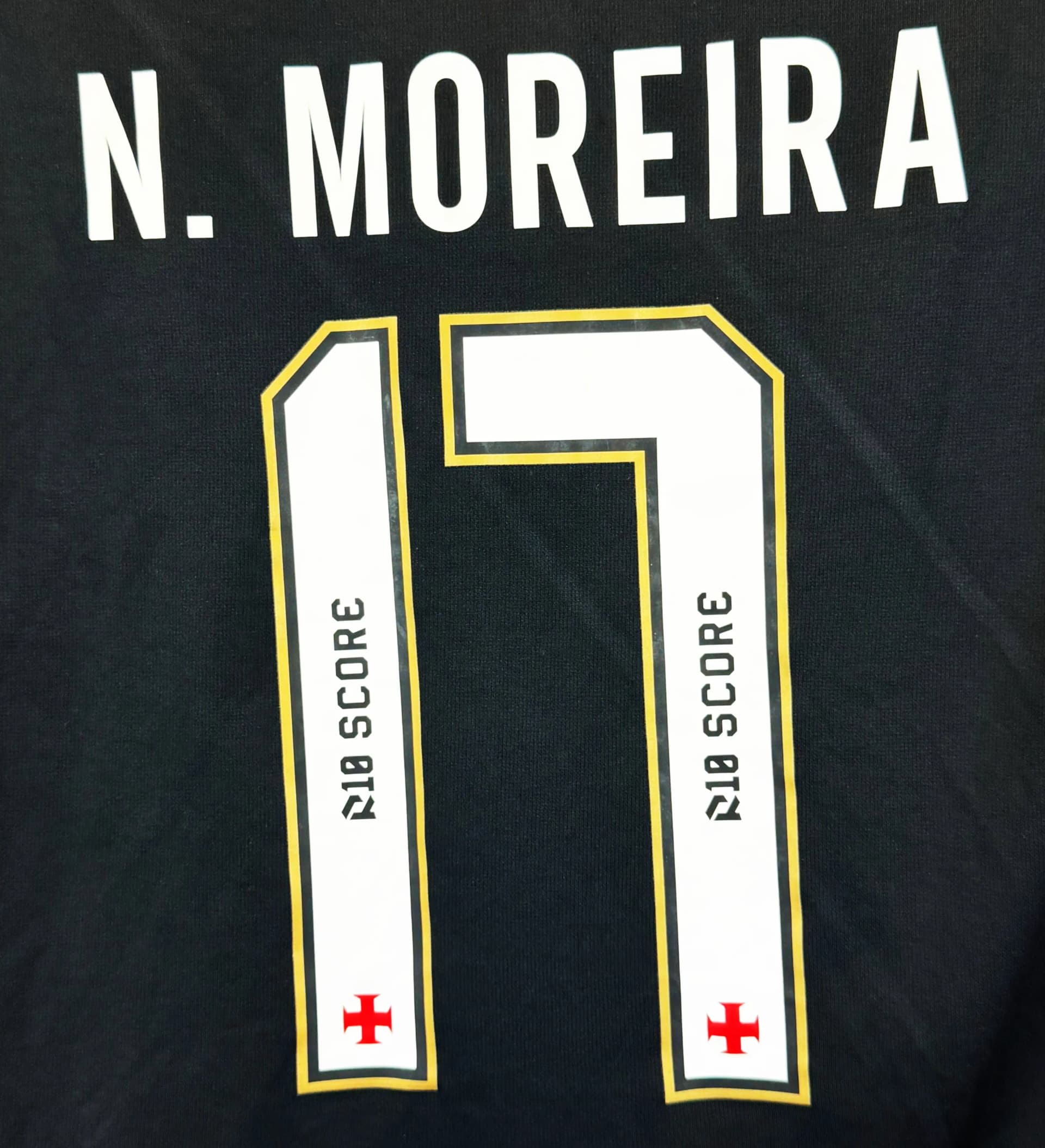 announcements/d60187a1-781b-43fa-8ed7-fda672e8d539/1786476640834-camisa-vasco-nuno-moreira-2025-preparada-3.webp