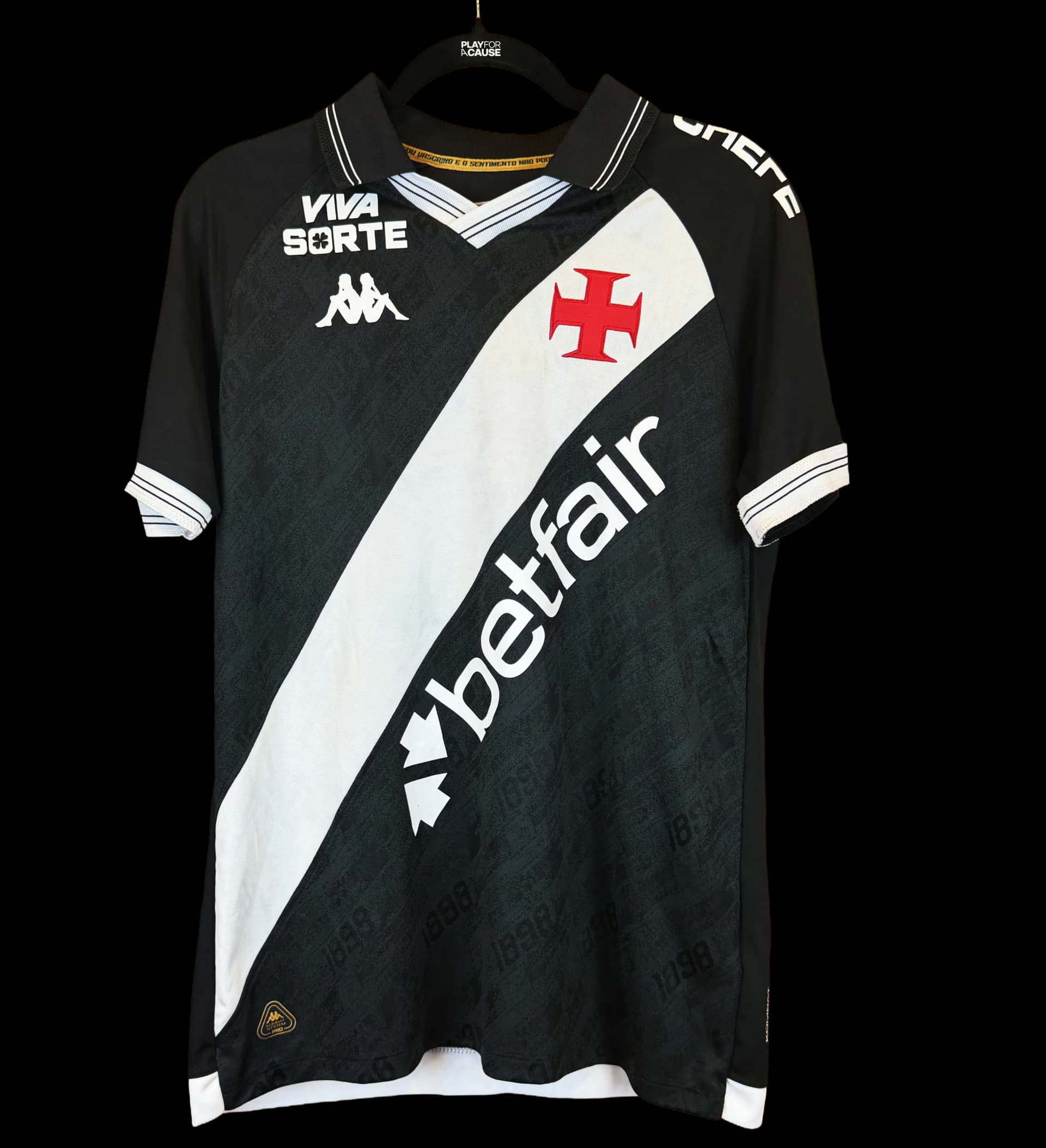 announcements/d60187a1-781b-43fa-8ed7-fda672e8d539/1786476641589-camisa-vasco-nuno-moreira-2025-preparada-1.webp