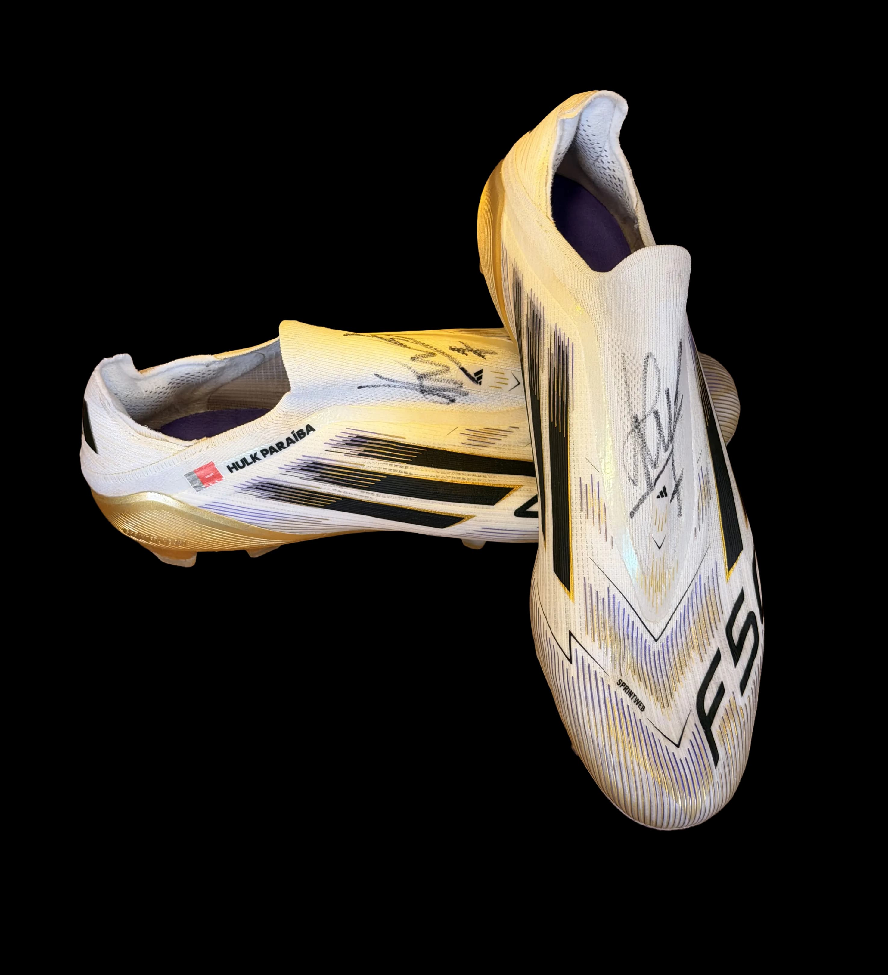 announcements/db14959b-998b-4853-864b-f14058673e3f/1785189842793-par-de-chuteiras-hulk-autografada.webp