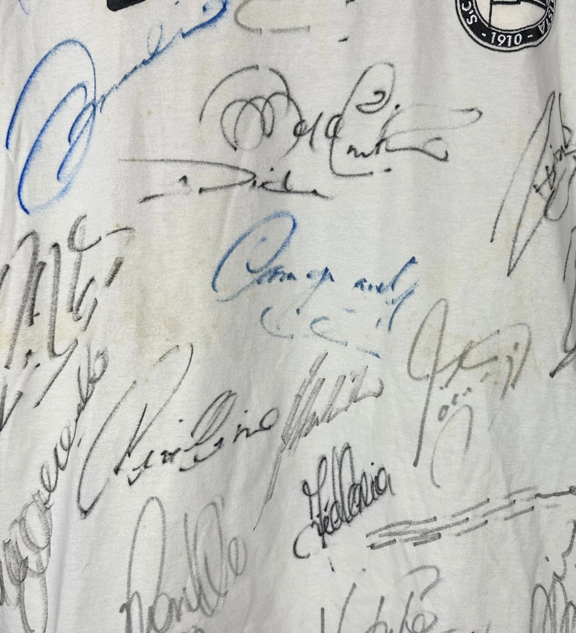 announcements/f6372cd6-e932-4777-b42a-f83eeac165a2/1786460491593-camisa-polo-corinthians-autografada-3.webp
