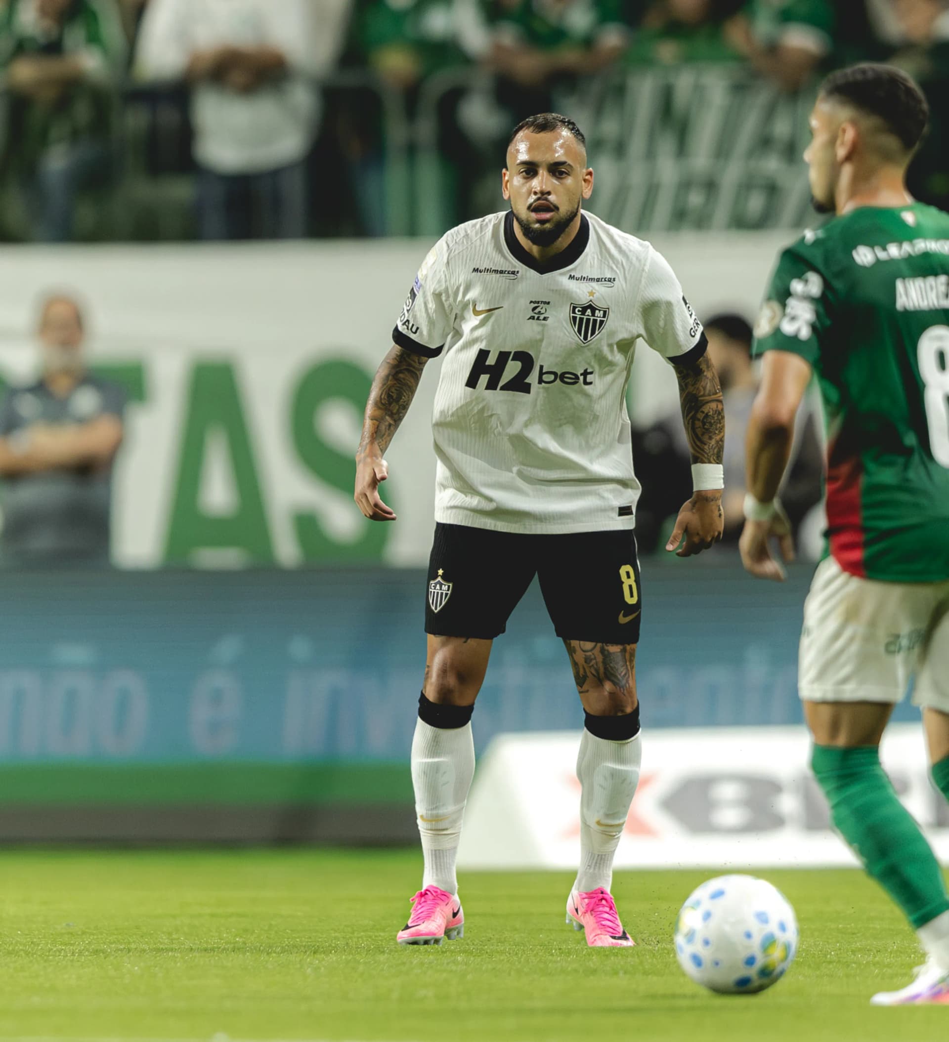 announcements/fdde5a37-b555-47f6-9b53-788c39a3e74a/1785940316395-camisa-atletico-mg-usada-autografada-maycon-2.webp